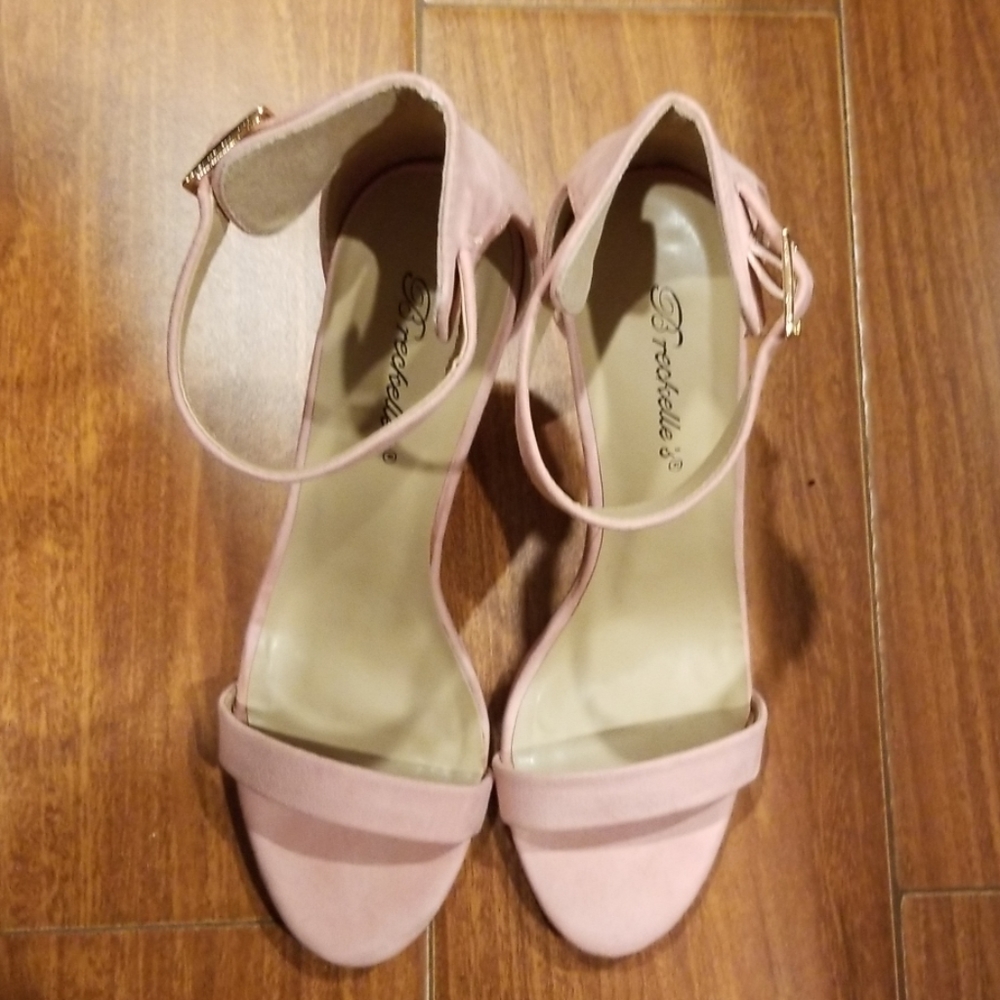 Sandals - Picture 4 of 5